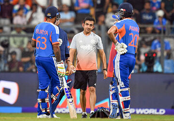 77-રનમાં-6-વિકેટ-પડી-ગયા-બાદ-ગંભીરની-‘એક-સલાહ’થી-બદલાઈ-મેચ,-કેપ્ટન-સૂર્યાનો-ખુલાસો