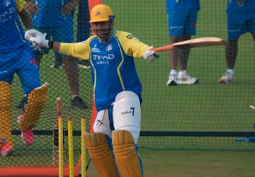 video:-csk-કેમ્પમાંથી-વાઈરલ-થયો-ms-ધોનીનો-જોરદાર-વીડિયો,-મસ્તી-કરતો-નજરે-પડ્યો-માહી