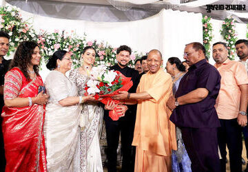 લગ્ન-બાદ-લખનઉમાં-કુલદીપ-યાદવનું-ભવ્ય-રિસેપ્શન,-મુખ્યમંત્રી-યોગી,-અખિલેશ-સહિત-ક્રિકેટ-જગતના-સ્ટાર-પહોંચ્યા